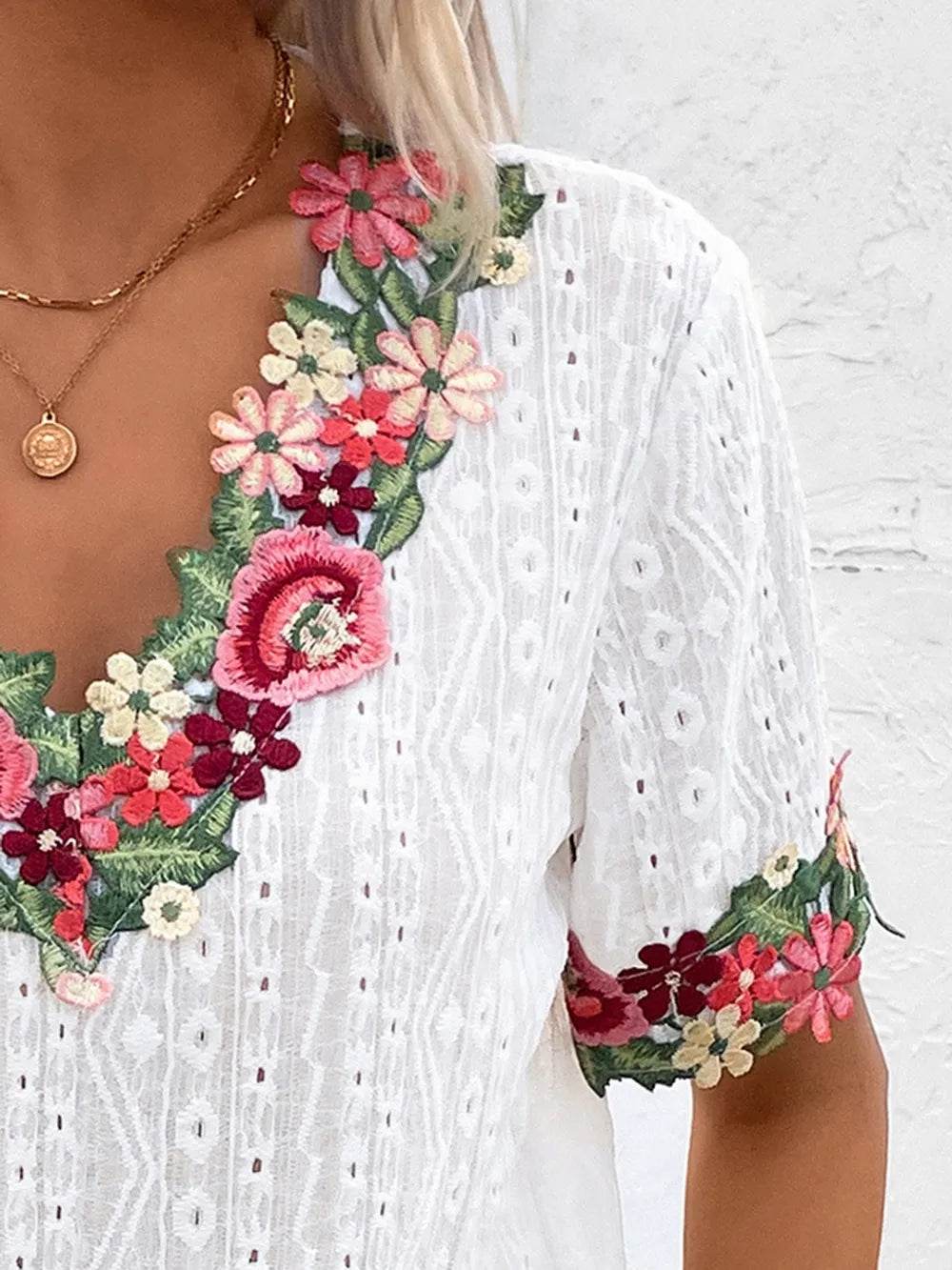 🌸✨ Ivy Lane Eyelet Embroidered V-Neck Short Sleeve Blouse 🌼💕 - Patelcreations