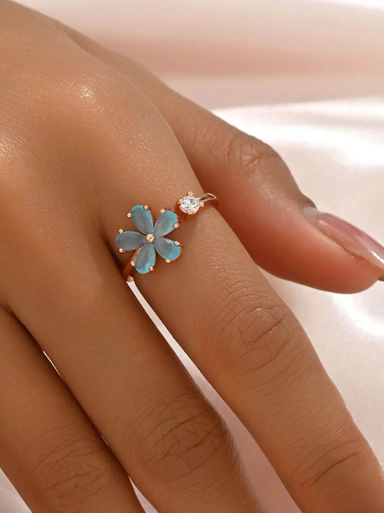 🌹✨ 18K Gold-Plated Stainless Steel Zircon Flower Ring 💎🌸 - Patelcreations